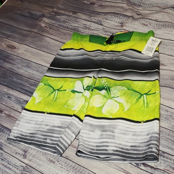 Boys Swimtrunks, size XL 14/16 NWT - Picture 5 of 7